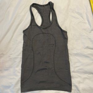 Lululemon razorback tank 4